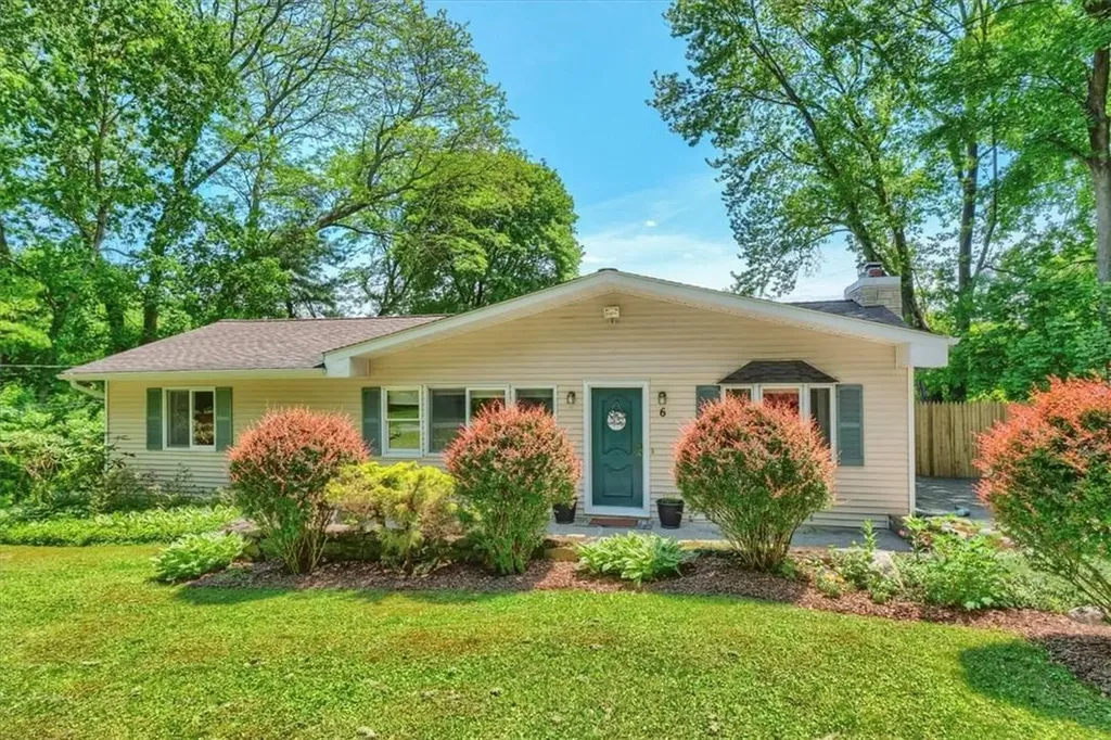 6 Muscoot Road E Mahopac NY 10541
