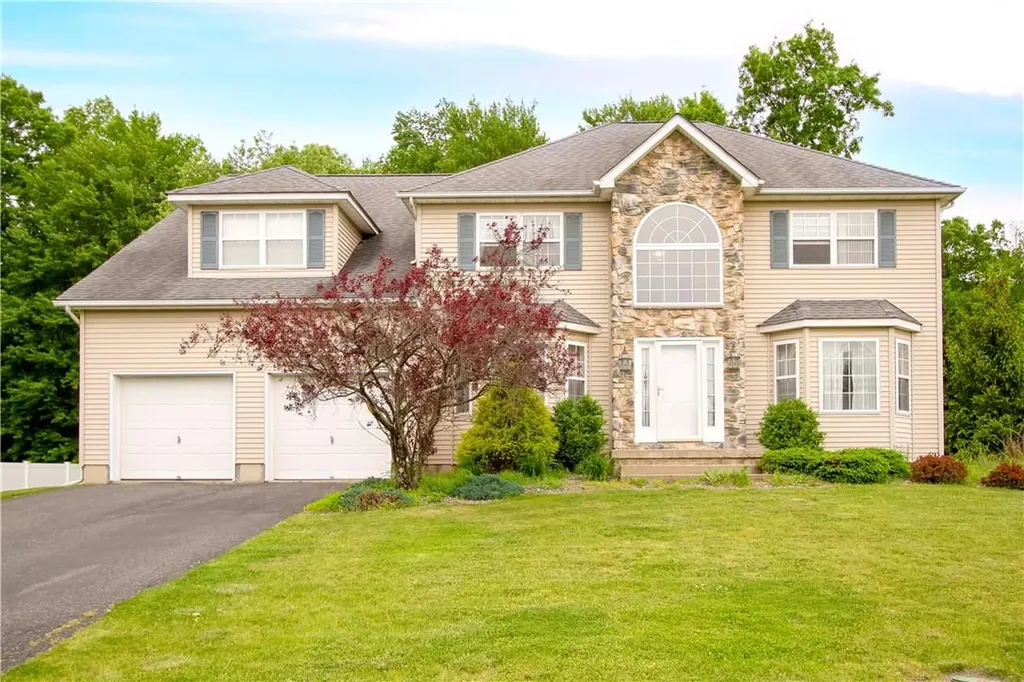 1005 Forest Glen New Windsor NY 12553