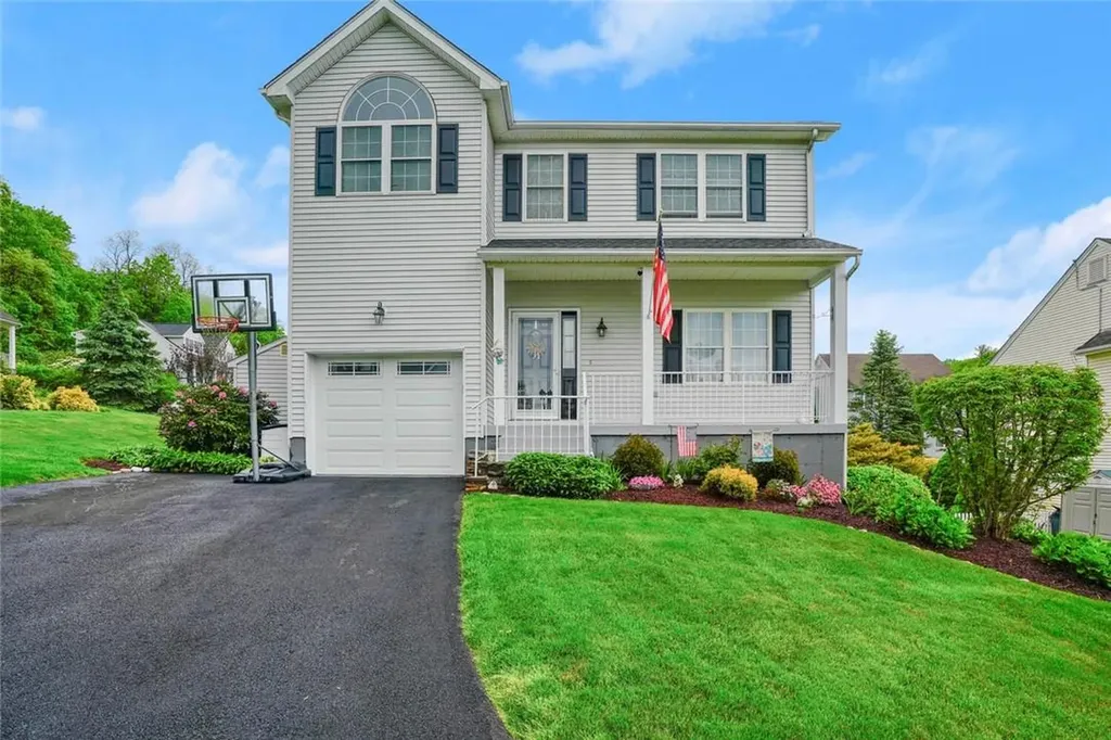 24 Louis Court Peekskill NY 10566