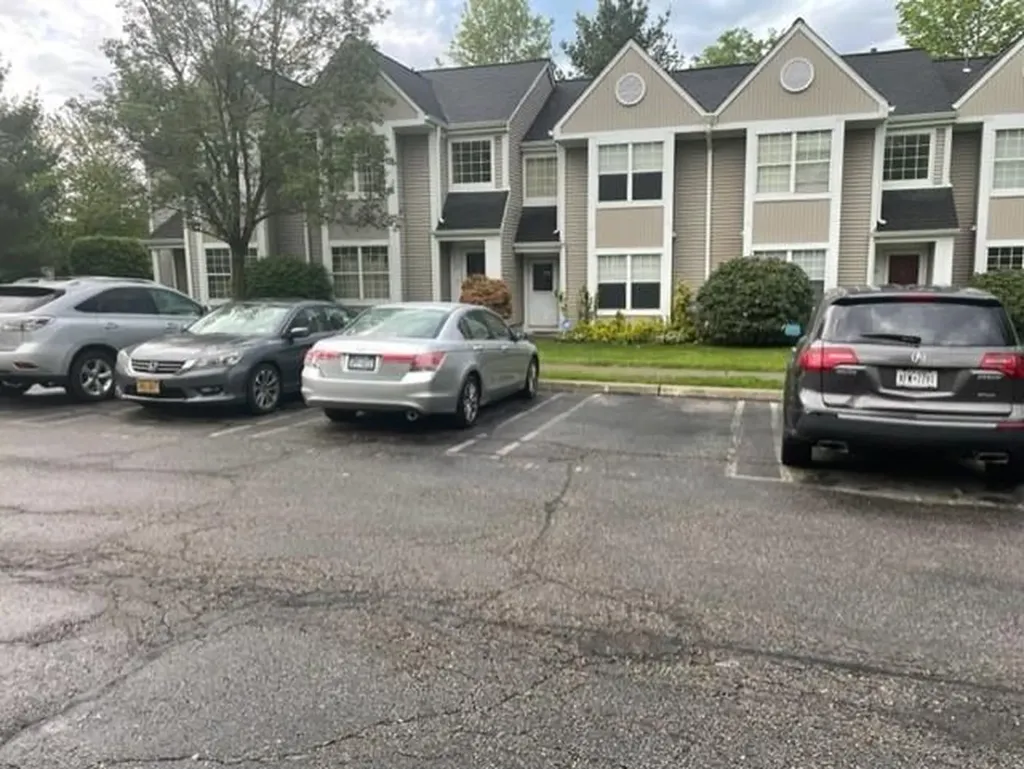 35 Creekside Circle Spring Valley NY 10977