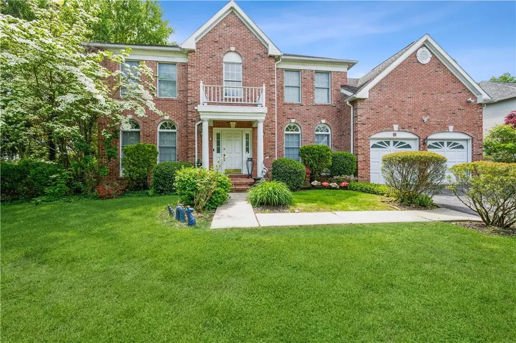 31 Rolling Ridge Road White Plains NY 10605
