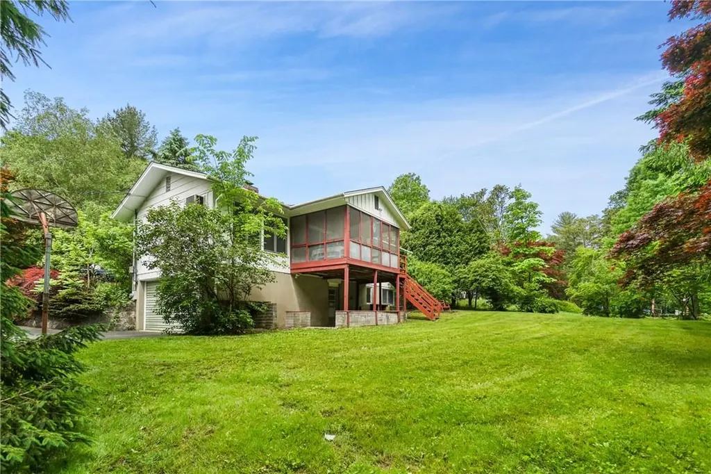 96 Macgregor Drive Mahopac NY 10541