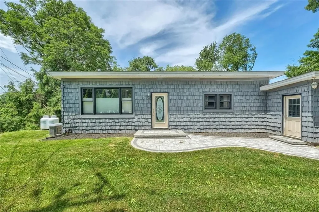 585 Shore Drive New Windsor NY 12553