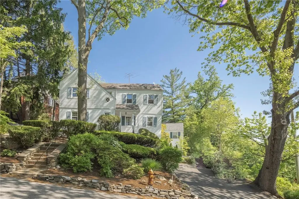 98 Alta Vista Drive Yonkers NY 10710