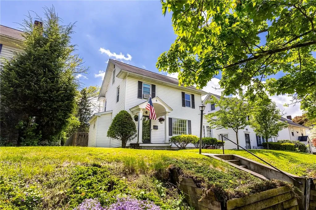 9 Lindbergh Place Poughkeepsie NY 12603