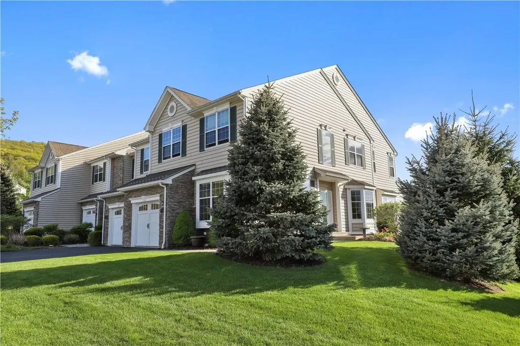 1207 Hustis Drive Fishkill NY 12524
