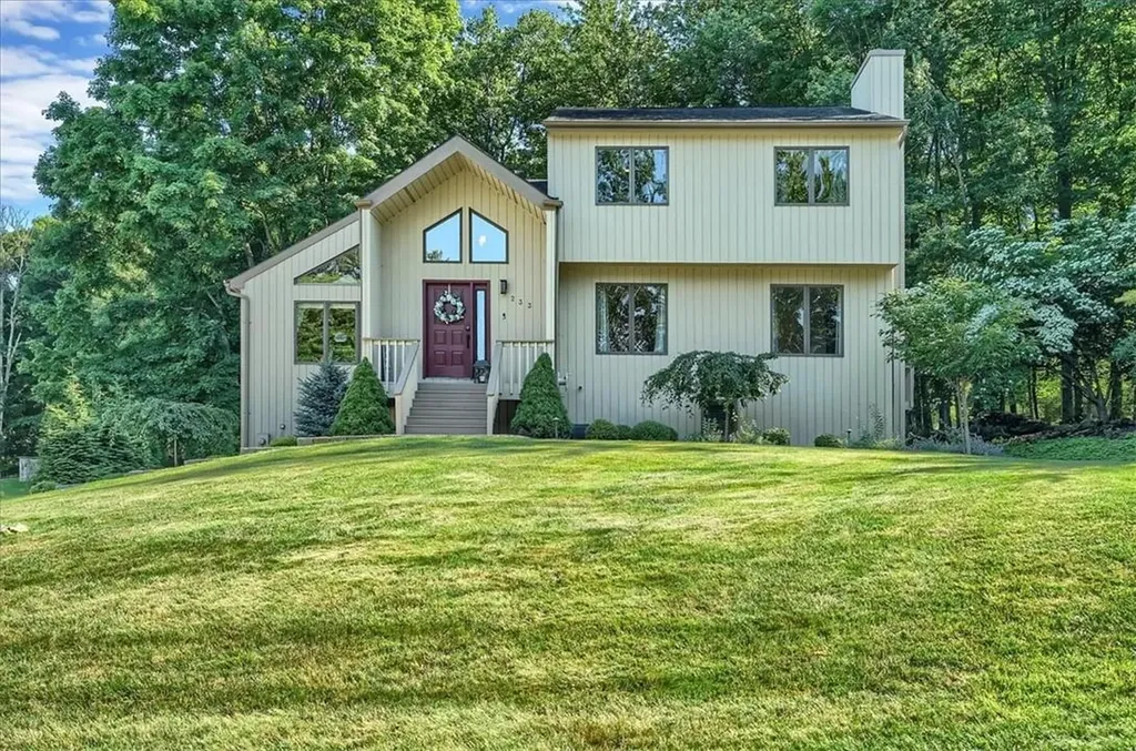 233 Briarwood Drive Somers NY 10589