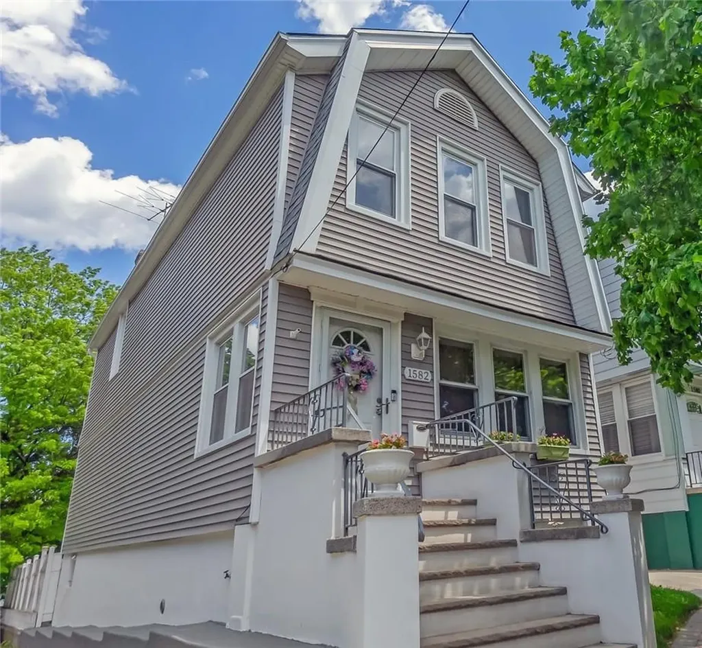 1582 Yates Avenue Bronx NY 10461