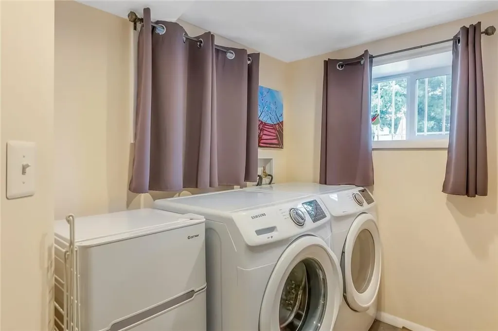 1582 Yates Avenue Bronx NY 10461