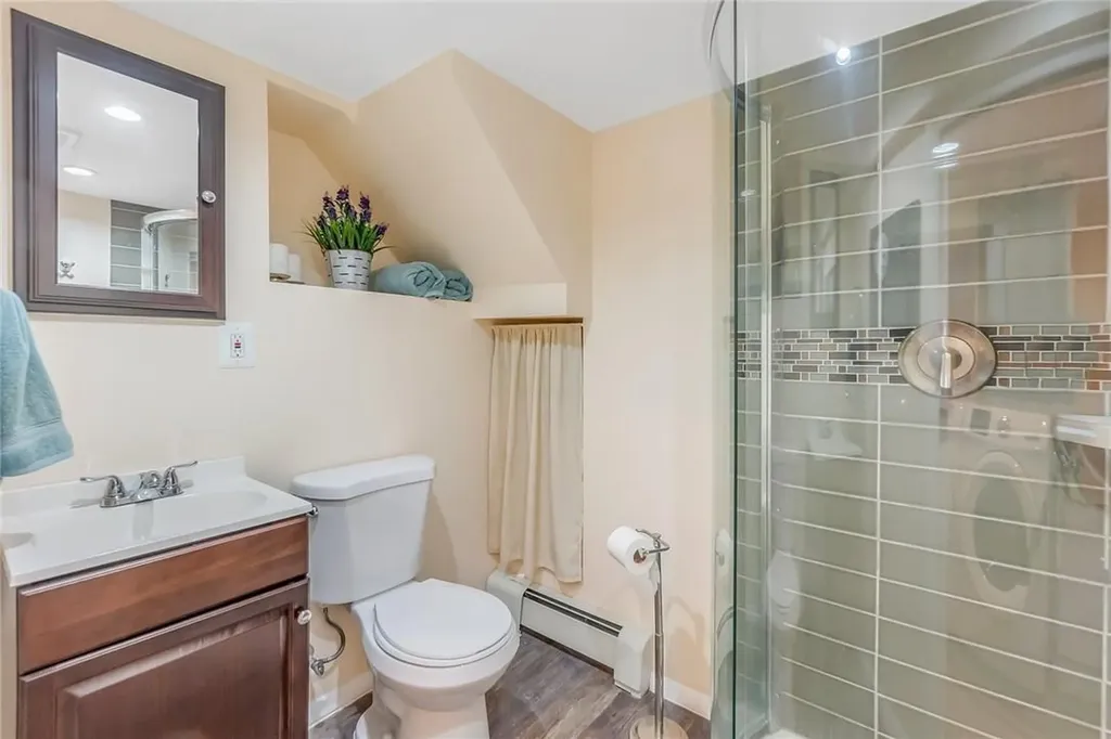 1582 Yates Avenue Bronx NY 10461