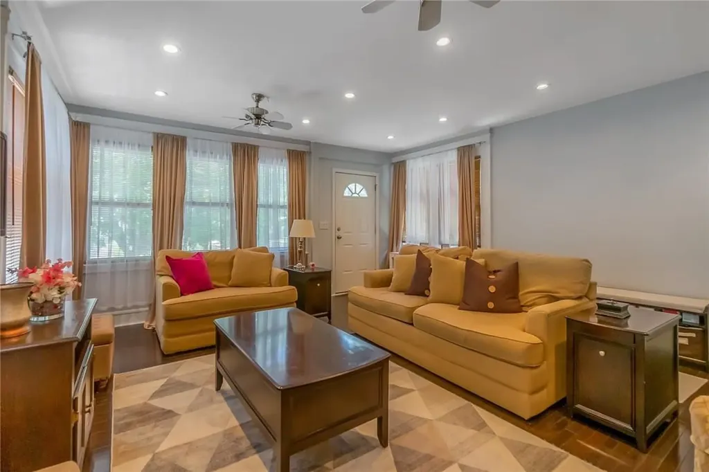 1582 Yates Avenue Bronx NY 10461