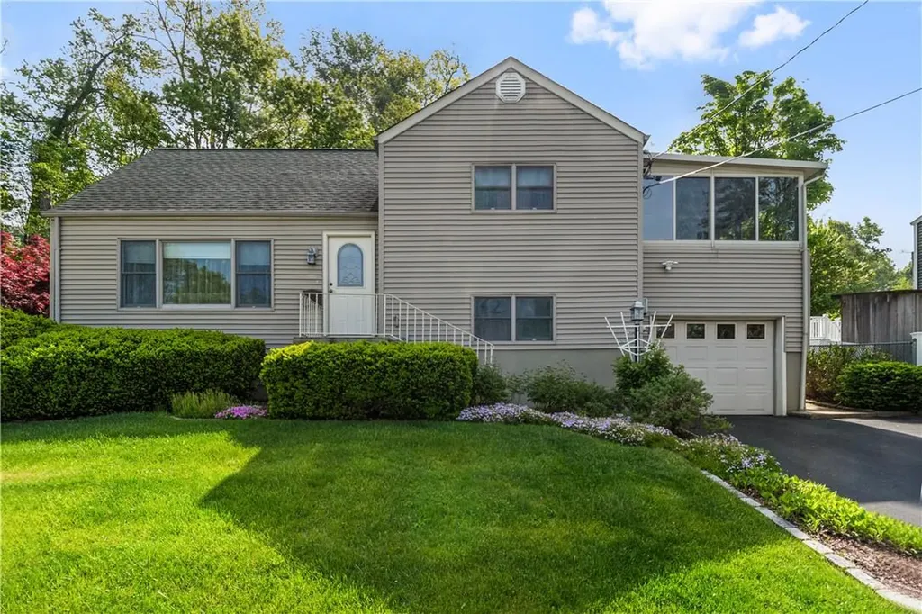 216 Pembrook Drive Yonkers NY 10710