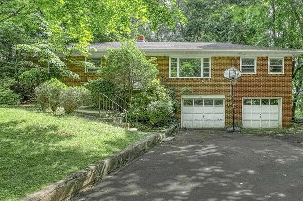 6 Hadassah Lane Spring Valley NY 10977
