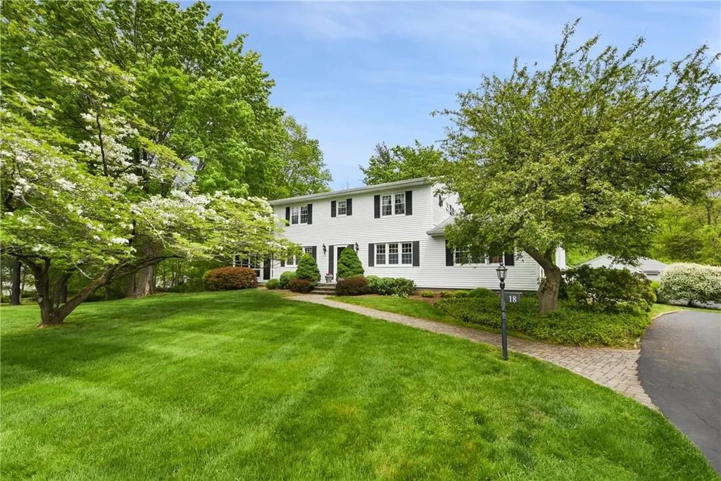 18 Flintlock Ridge Road Katonah NY 10536