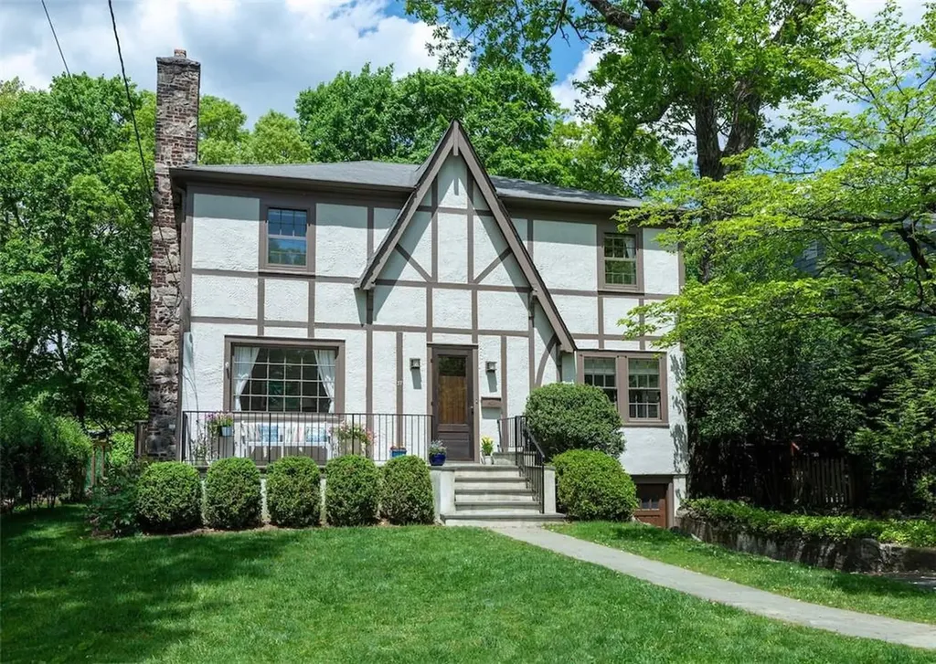 37 Maplewood Avenue Dobbs Ferry NY 10522