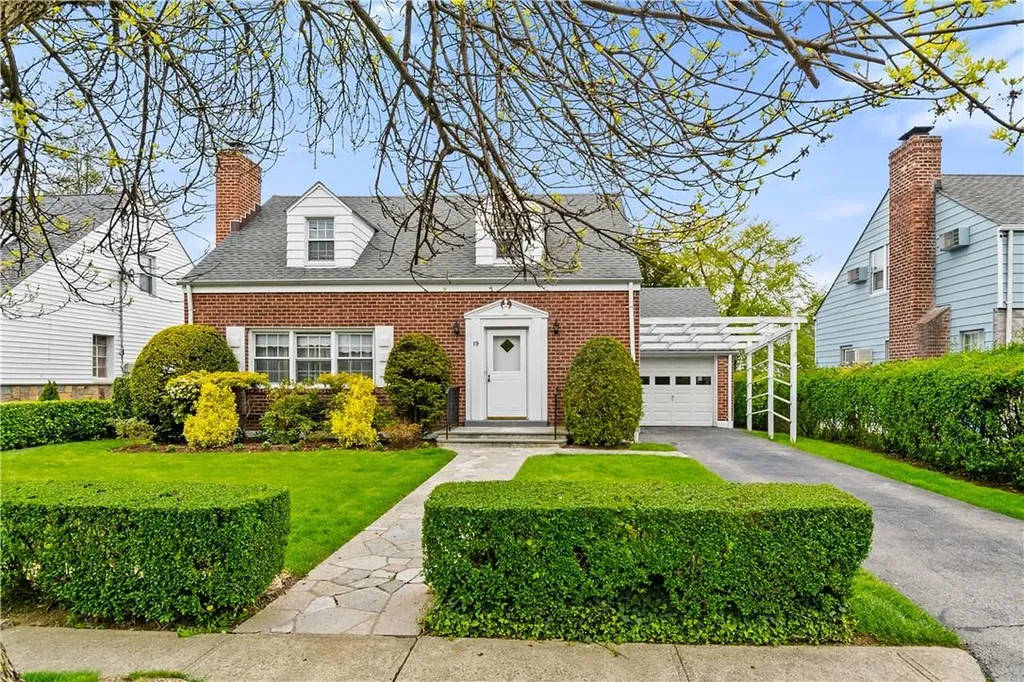 19 Inwood Street Yonkers NY 10704