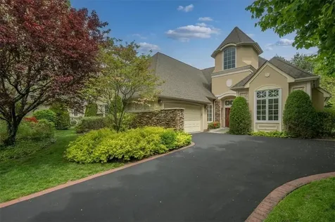 29 Stony Gate Oval New Rochelle NY 10804