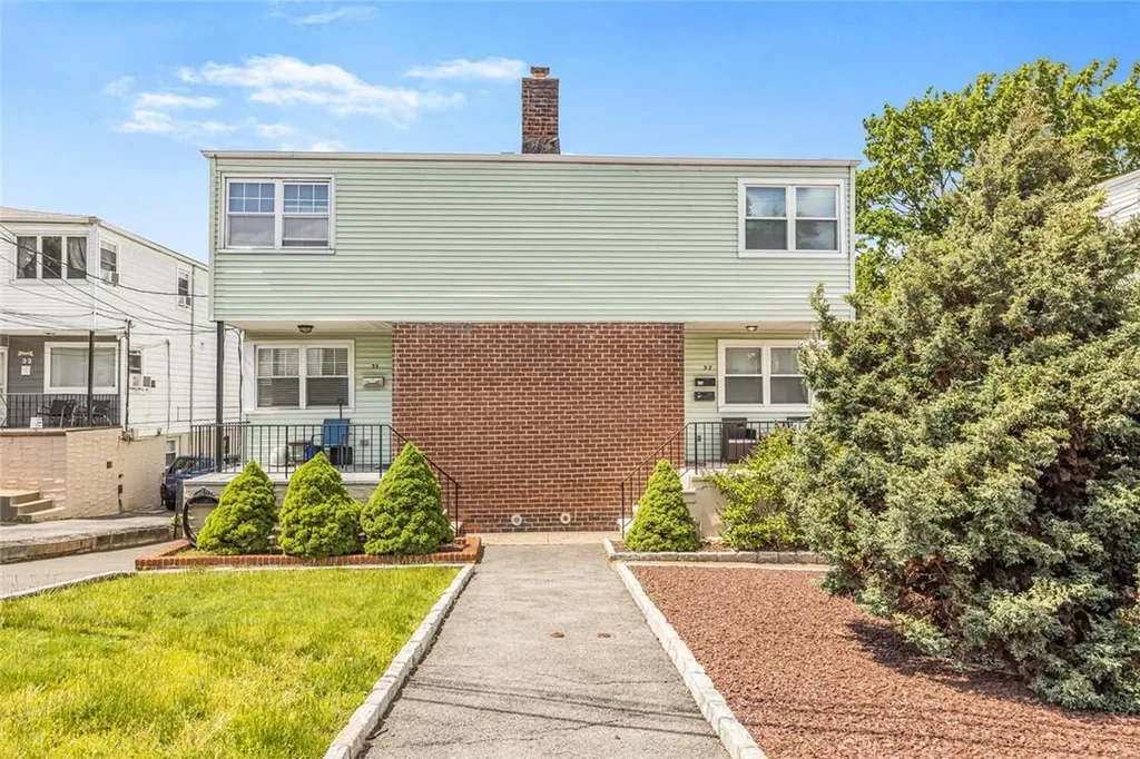 37 Troy Lane Yonkers NY 10701