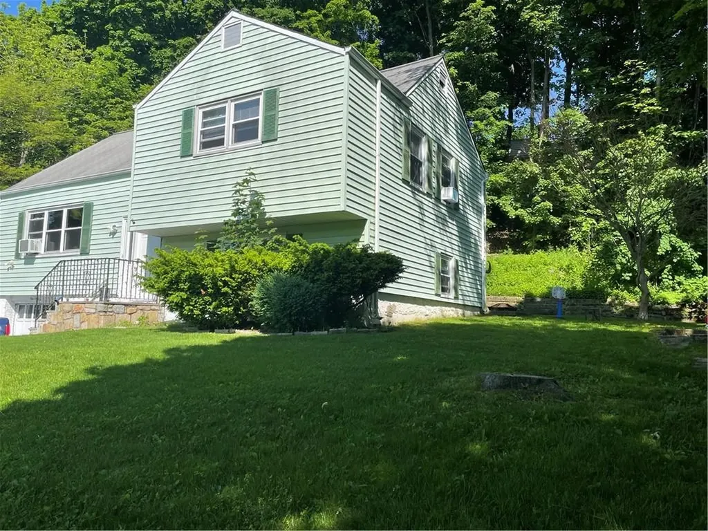 160 Lakeview Avenue Valhalla NY 10595