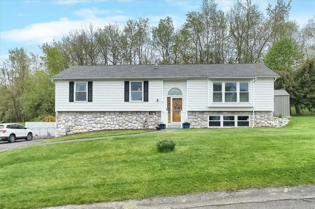 7 Hudson Lane Highland NY 12528