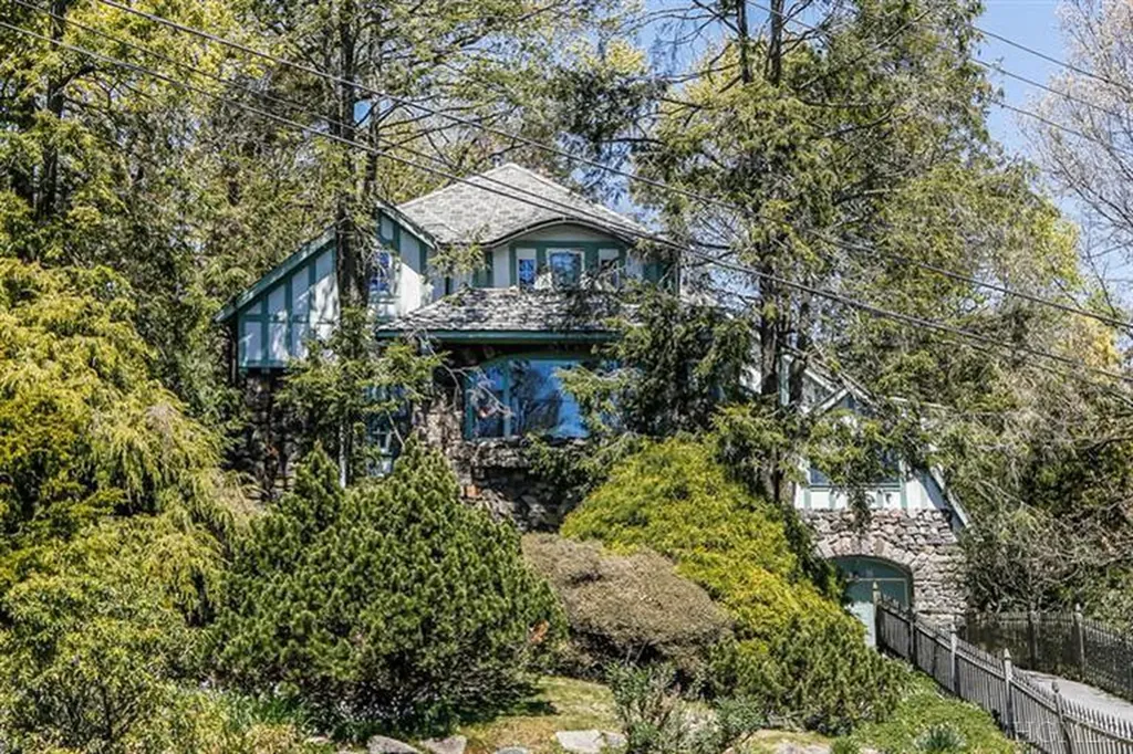 55 Lakeside Drive Larchmont NY 10538
