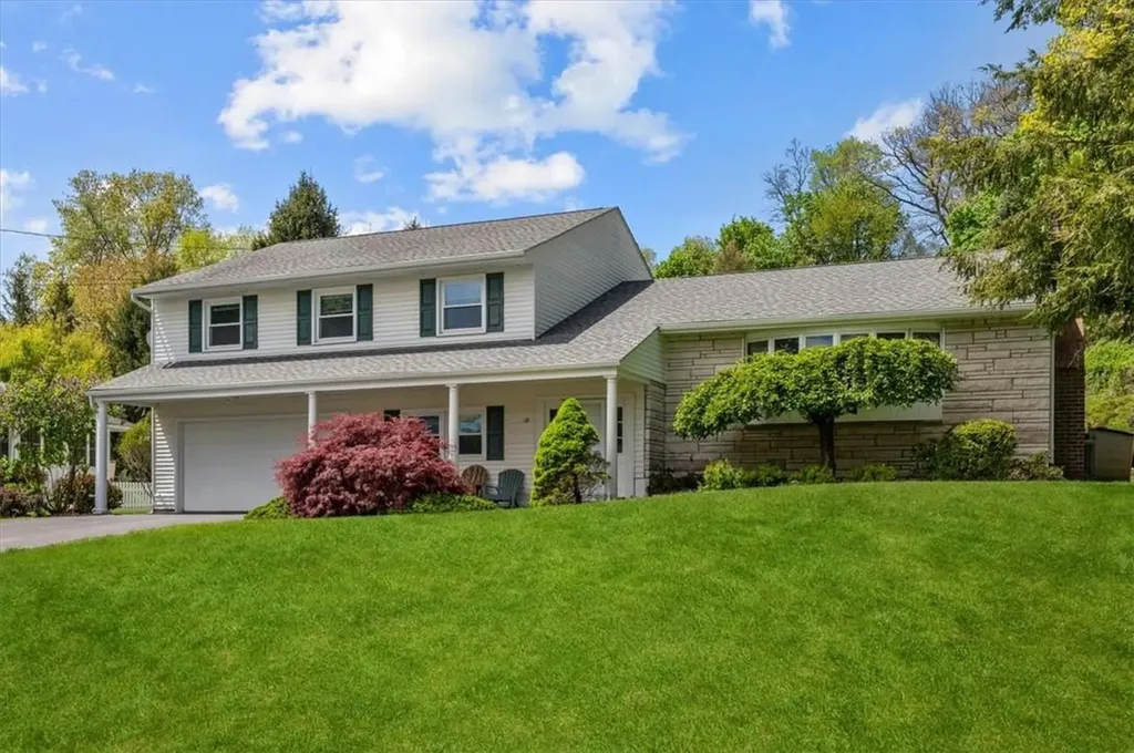 18 Manor Way Poughkeepsie NY 12603