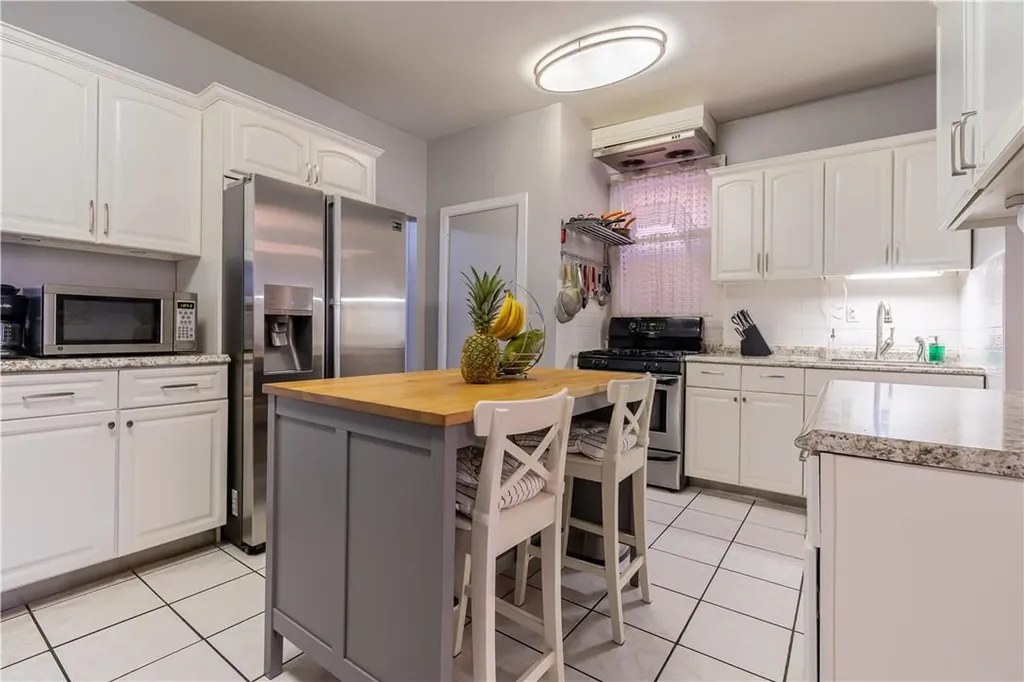 371 E 187th Street Bronx NY 10458