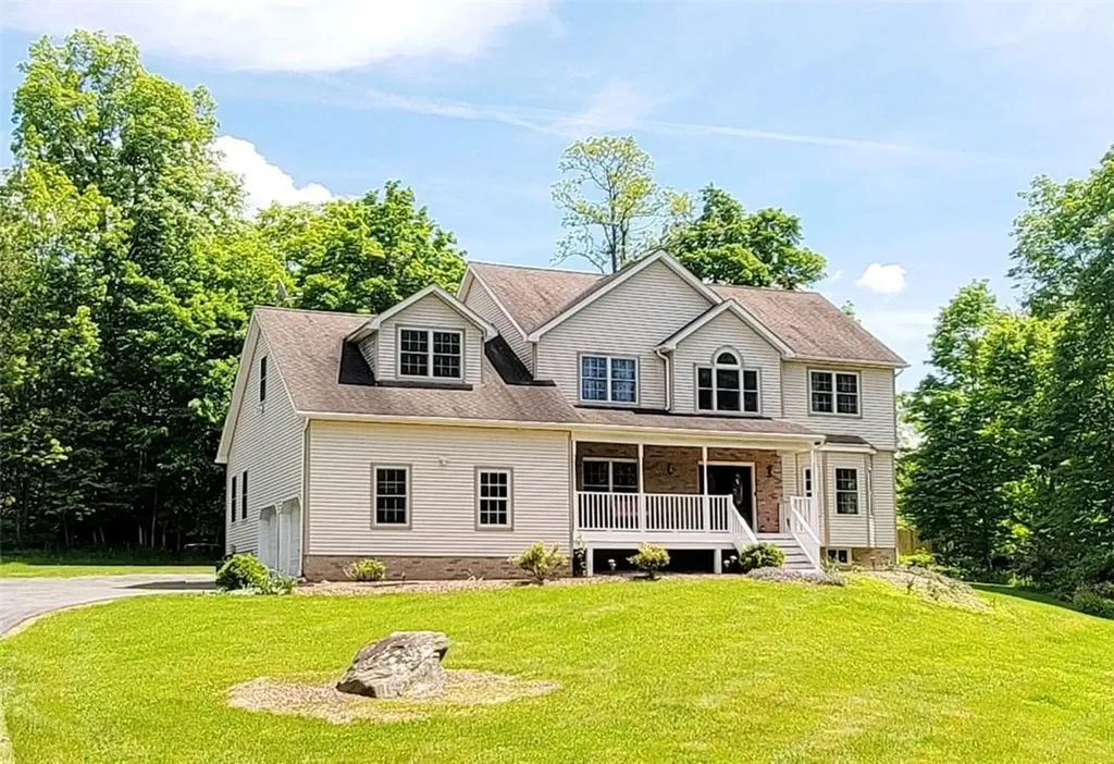 14 Wildflower Ridge Poughkeepsie NY 12603