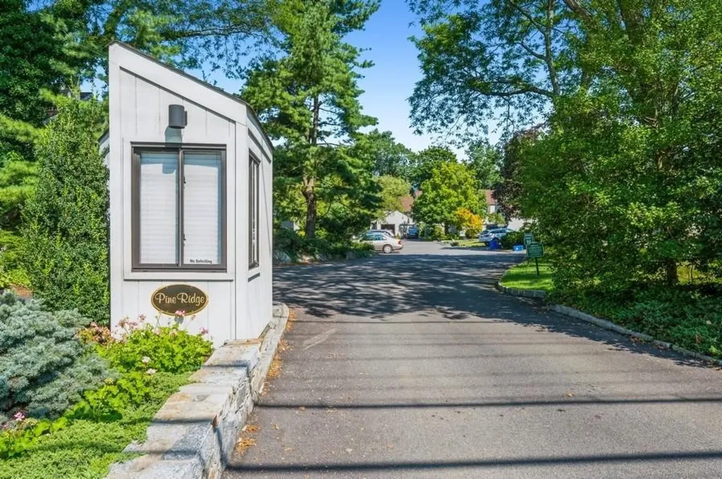 6 Pineridge Road Larchmont NY 10538