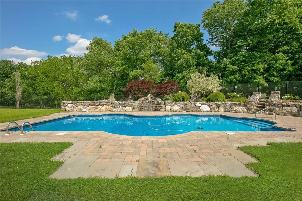 97 Prices Switch Road Warwick NY 10990