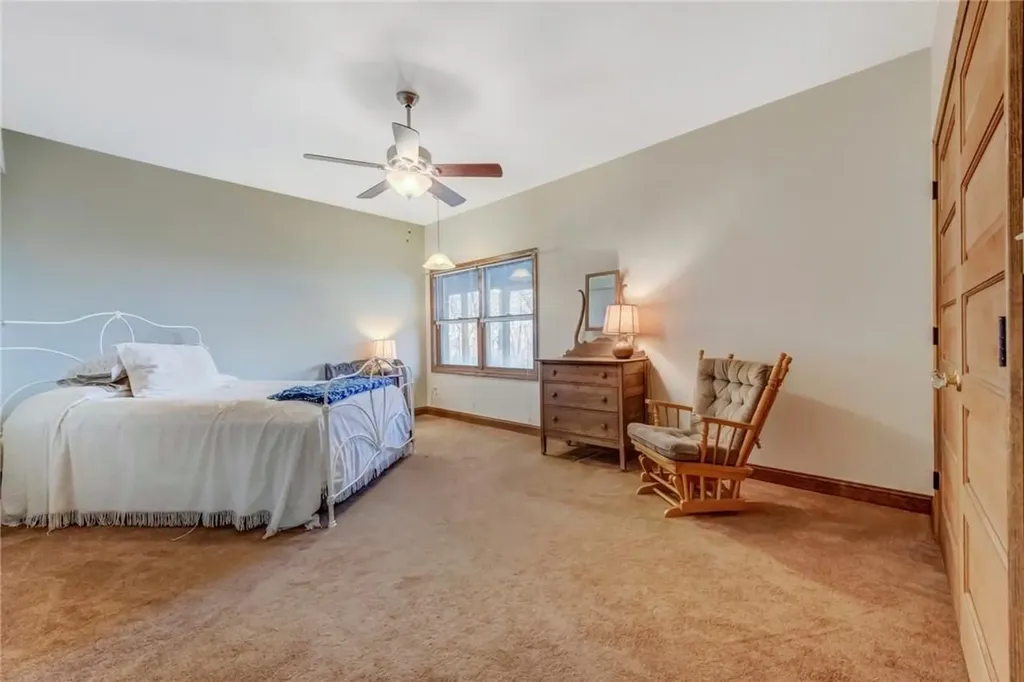12 Pysners Peak Warwick NY 10990