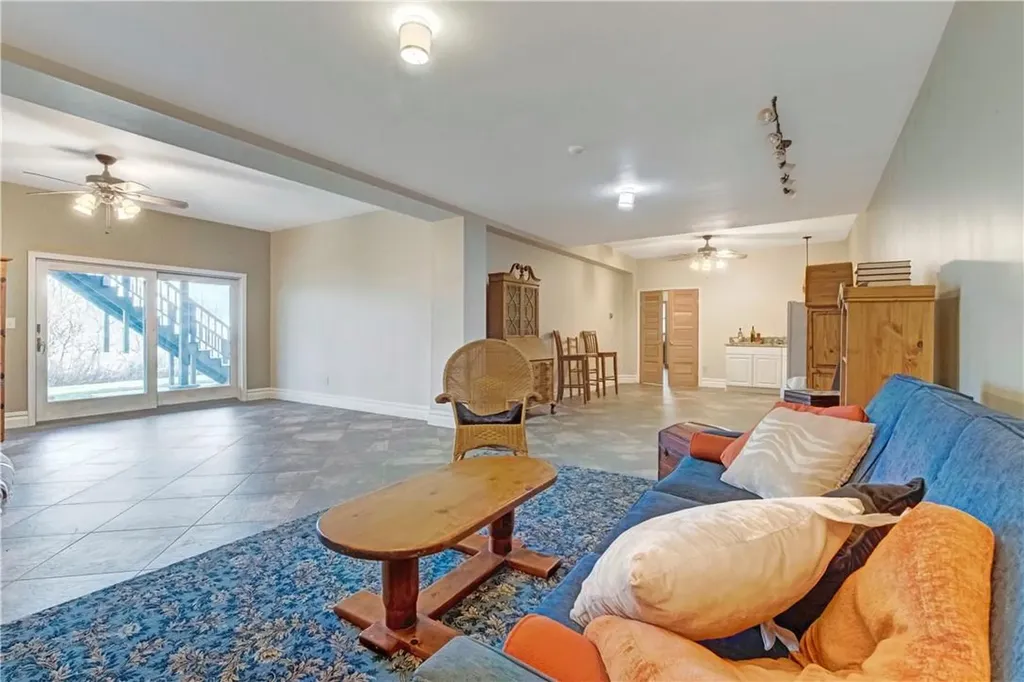 12 Pysners Peak Warwick NY 10990