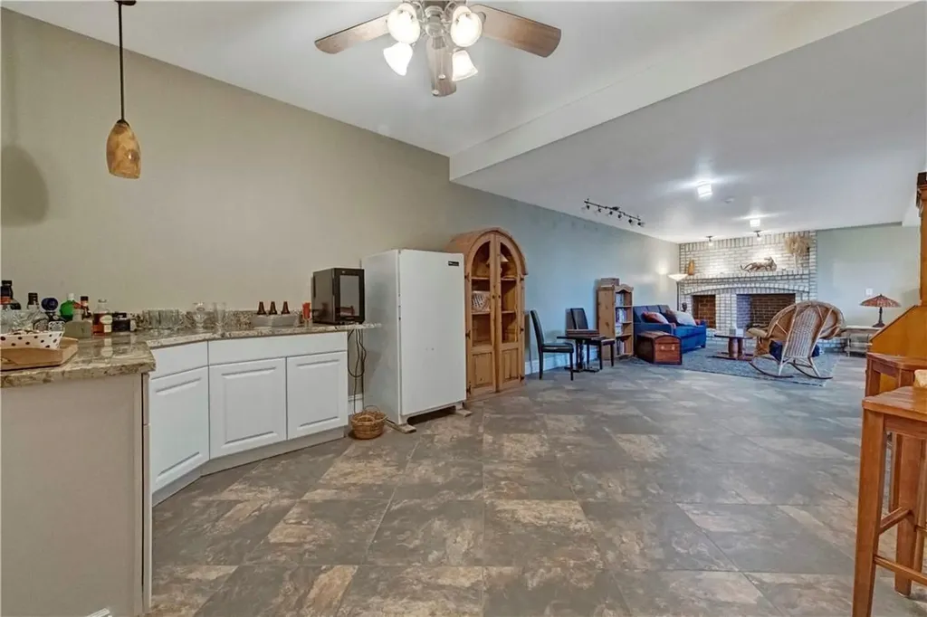 12 Pysners Peak Warwick NY 10990