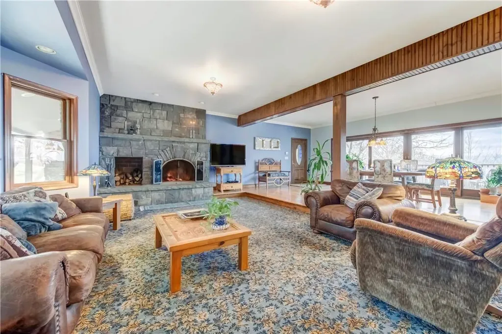 12 Pysners Peak Warwick NY 10990