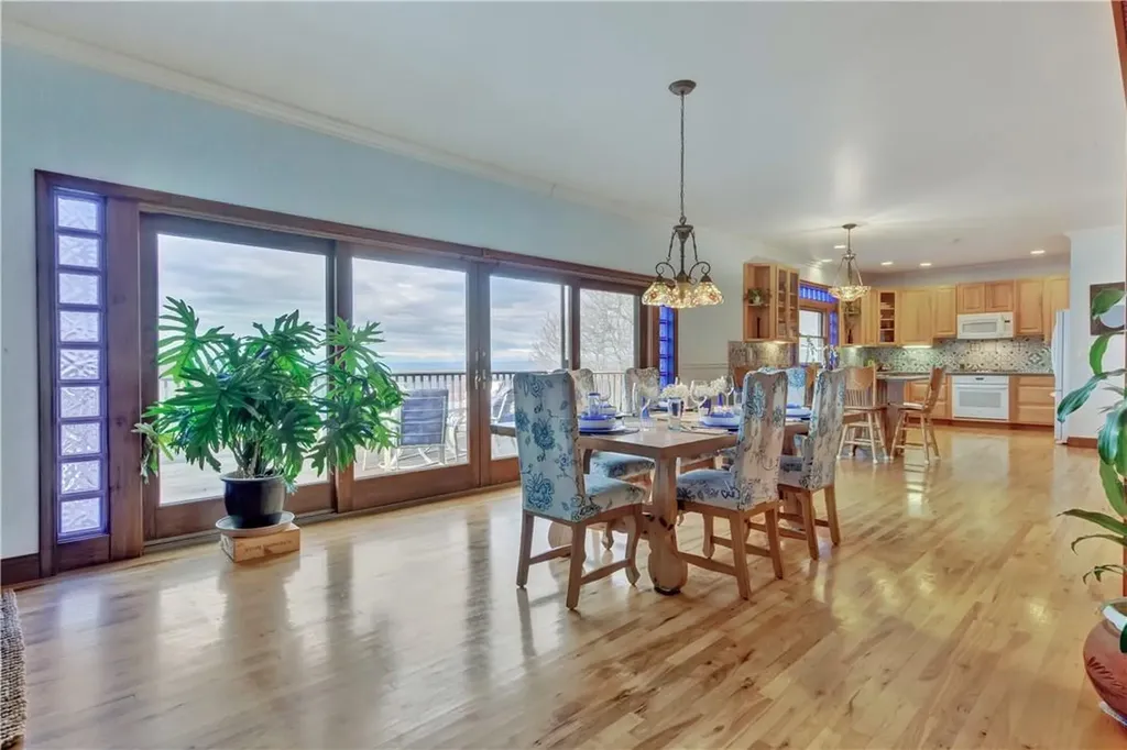 12 Pysners Peak Warwick NY 10990