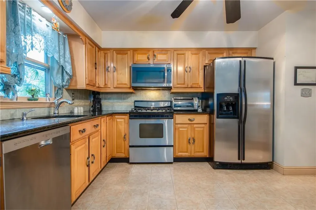 128 Rockland Lane Spring Valley NY 10977