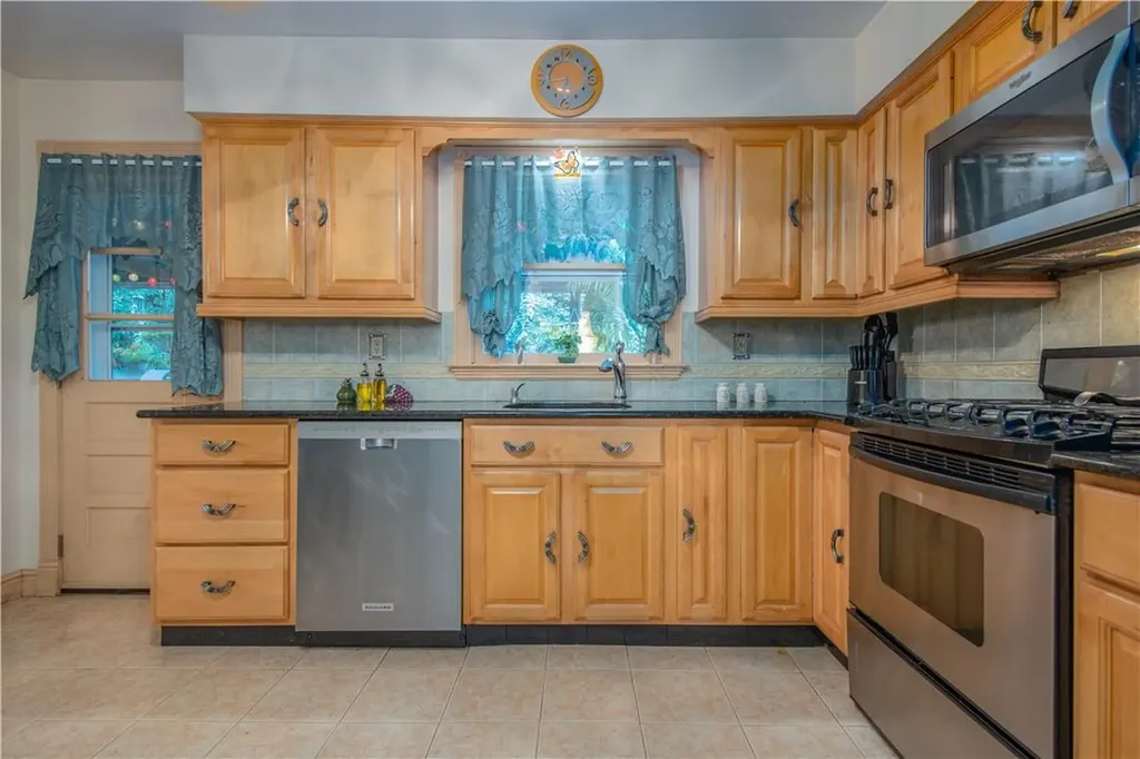 128 Rockland Lane Spring Valley NY 10977