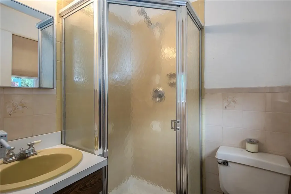128 Rockland Lane Spring Valley NY 10977