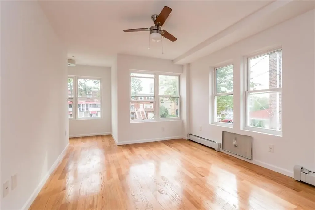 925 E 222nd Street Bronx NY 10469