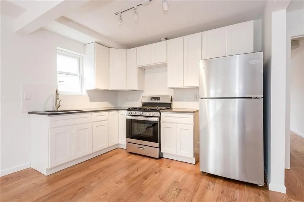 925 E 222nd Street Bronx NY 10469