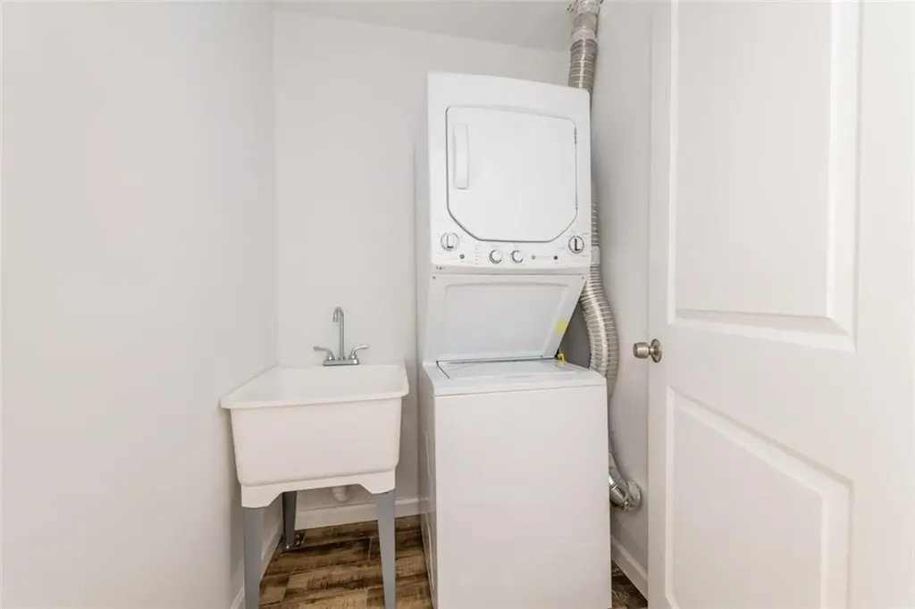 925 E 222nd Street Bronx NY 10469