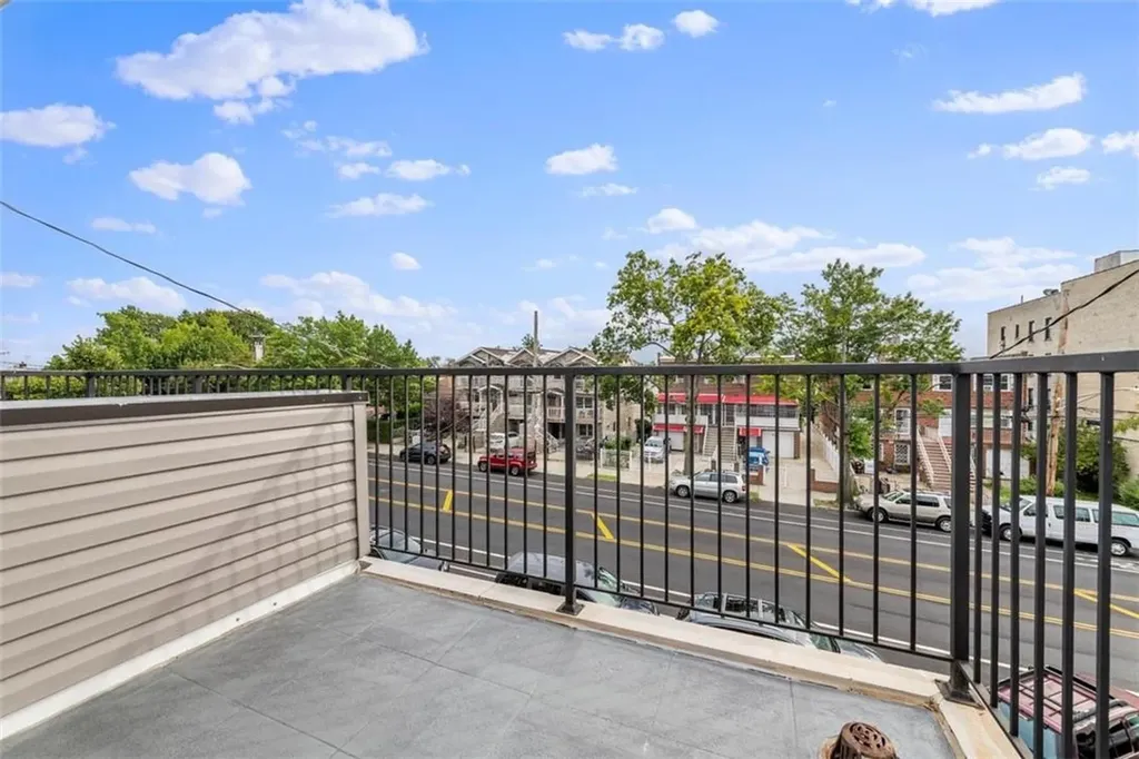 925 E 222nd Street Bronx NY 10469
