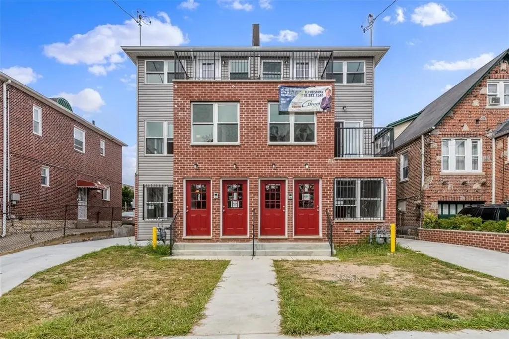 925 E 222nd Street Bronx NY 10469