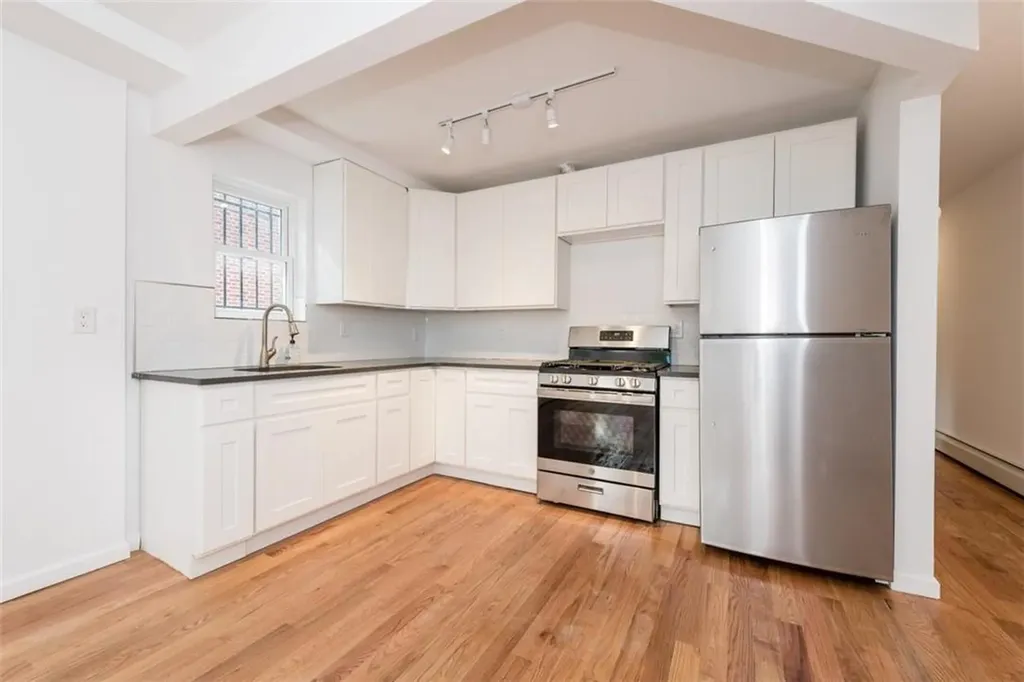 925 E 222nd Street Bronx NY 10469