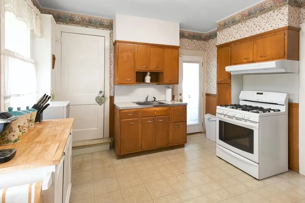215 Roberts Avenue Yonkers NY 10703