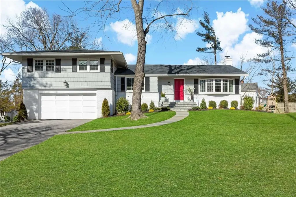 3 Saxon Way New Rochelle NY 10804