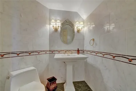 27 King Arthur Court New City NY 10956