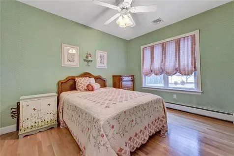 27 King Arthur Court New City NY 10956