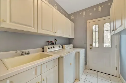 27 King Arthur Court New City NY 10956