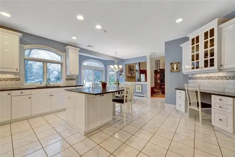 27 King Arthur Court New City NY 10956